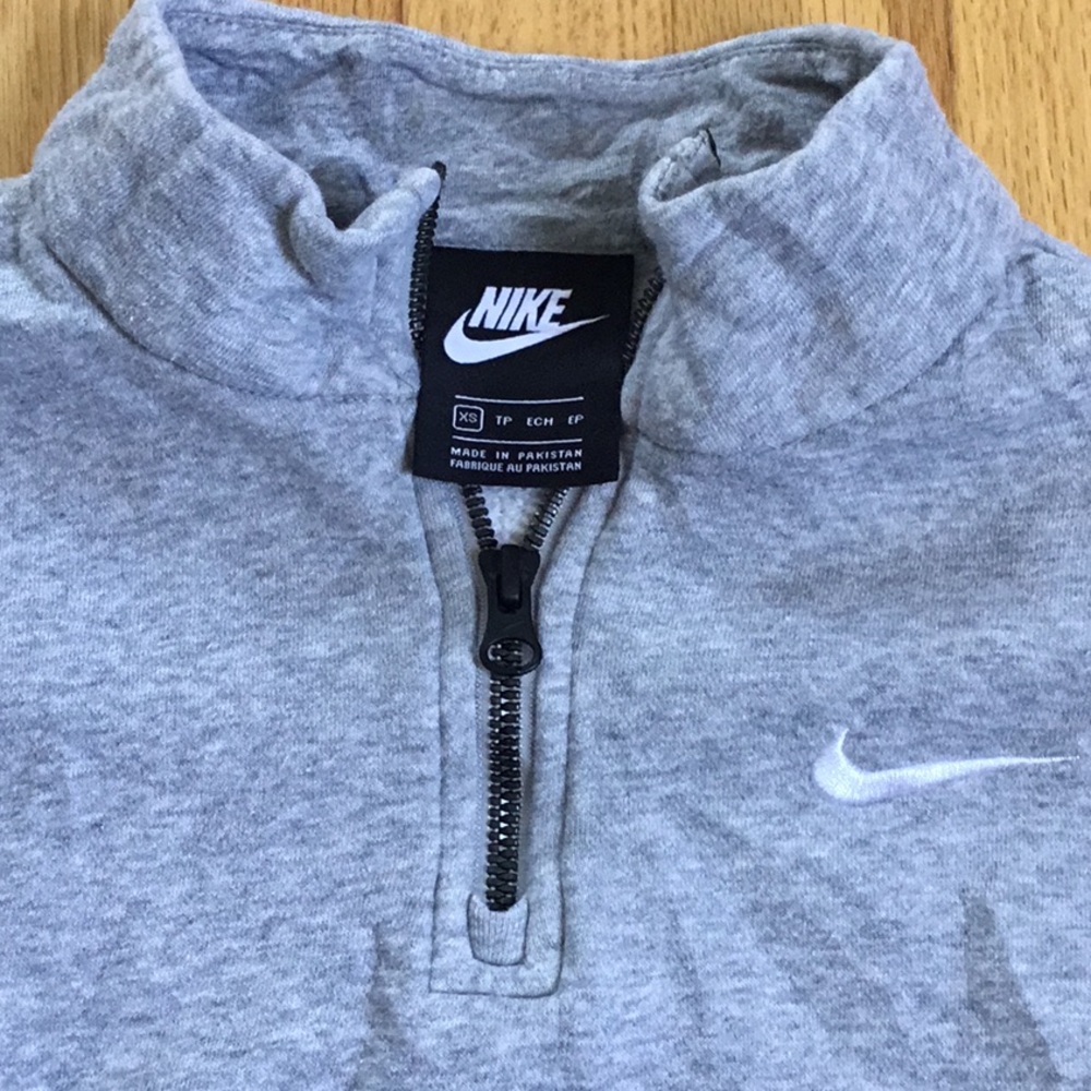 Nike Men's Gray Quarter-Zip Pullover Sweatshirt size XS